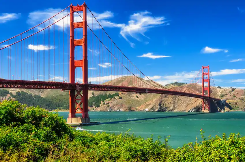 Golden gate bridge viewed from Marina District